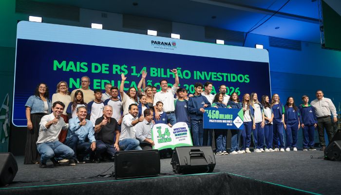  Ratinho Junior anuncia pacote de investimentos e uniformes para toda a rede estadual de educação 